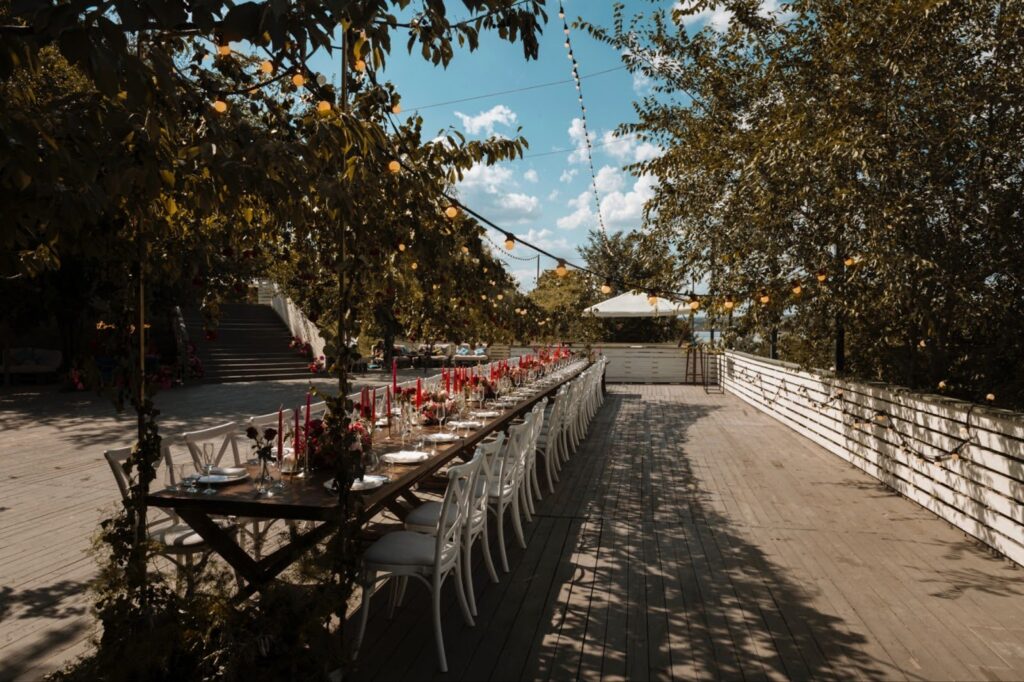 outdoor dining space design | Studio M Architects